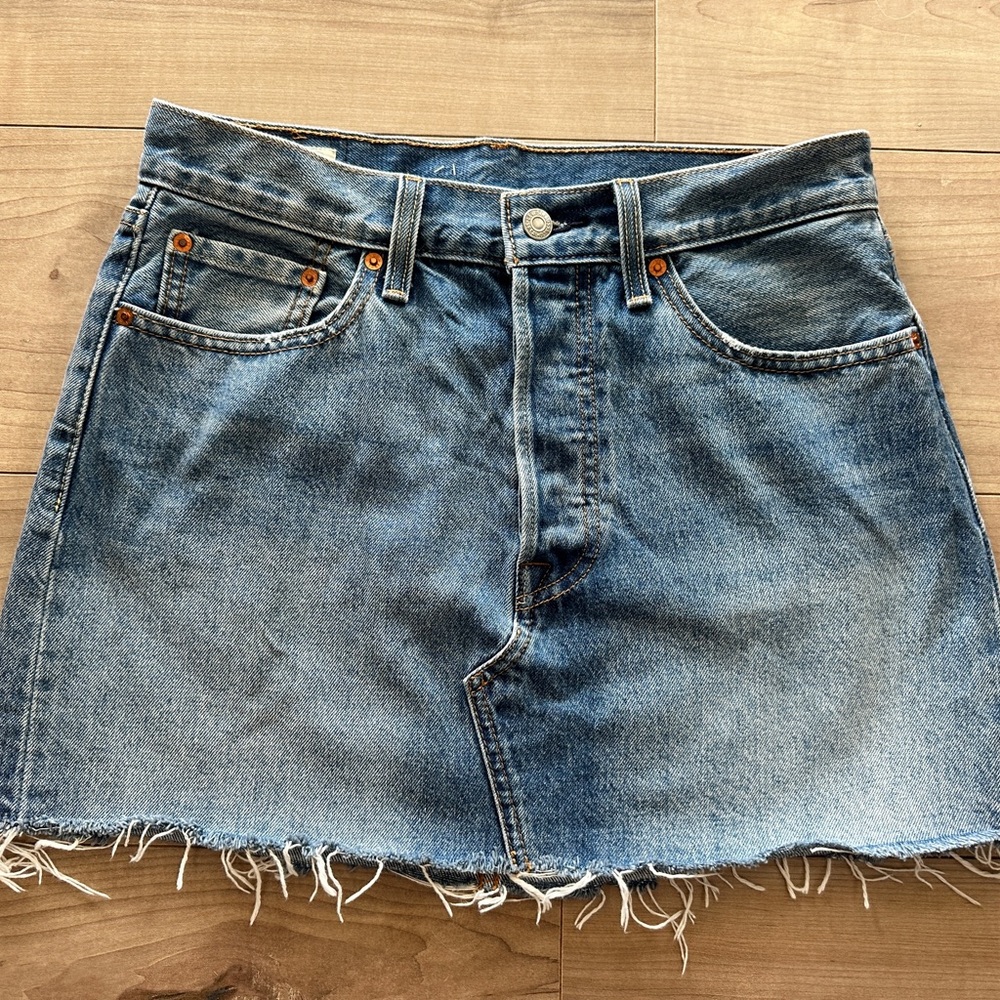 Levi’s Denim Skirt - size 29